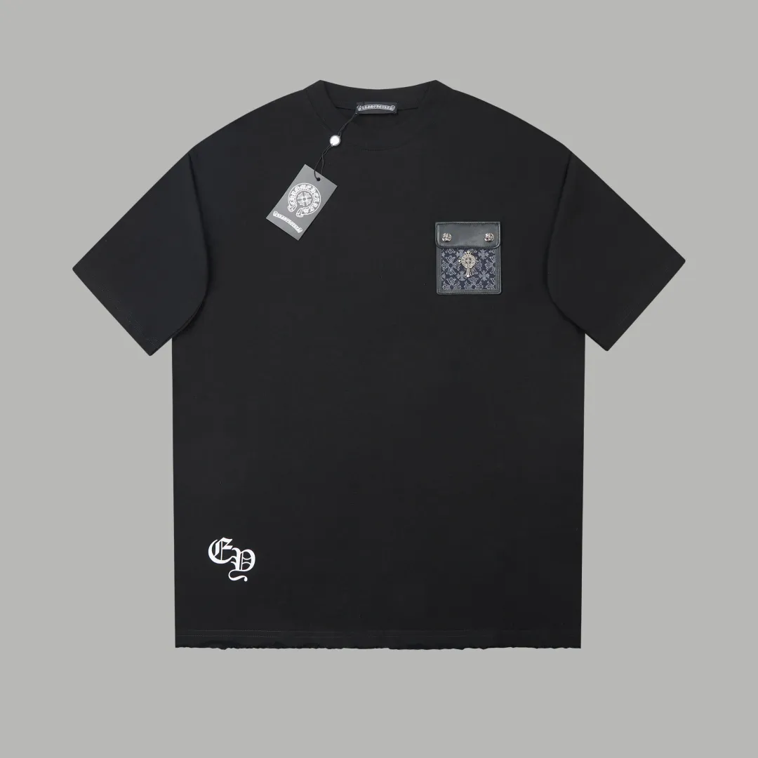 🅿️220 ✨CH✨🆕25SS spring and summer new style Crow Heart ✝ frame logo embroidered leather label short sleeves Light luxury essential item for daily commuting for men and women Correct version Welcome to compare Detailed features · 260g 100% pure cotton double yarn jersey fabric · Special thickened 32 pieces of double-strand 1X1 thread in the same vat · Double needle stitching and cross-stitching technology · Original main mark, washed tag, branded moisture-proof paper packaging Color: White/Black/ Size: S/M/L/XL